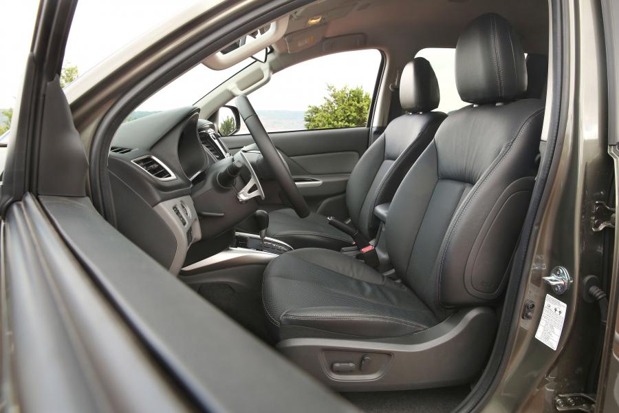  Mitsubishi L200 Double Cab 2015 года  (фото 28 из 29)